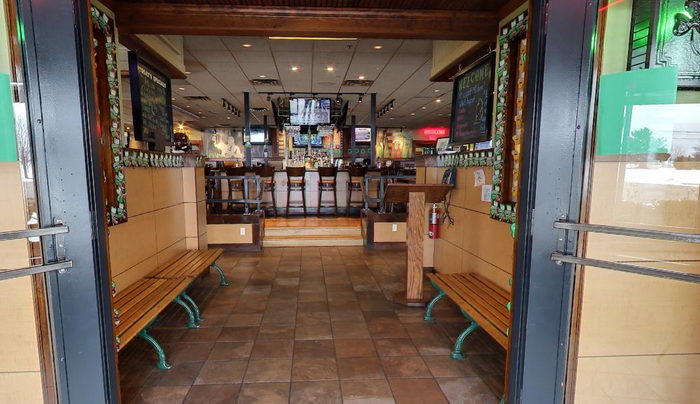 Bennigans - Mt Pleasant Location Photos
